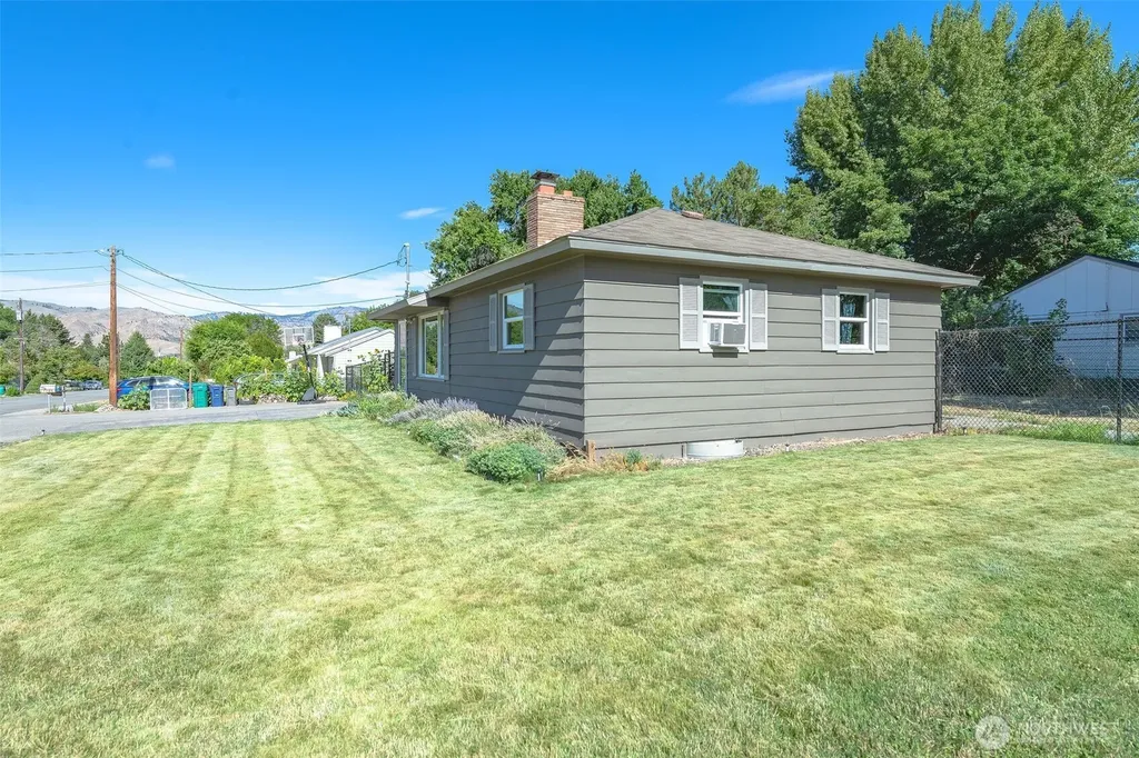 1385 Tedford Street SE East Wenatchee WA 98802