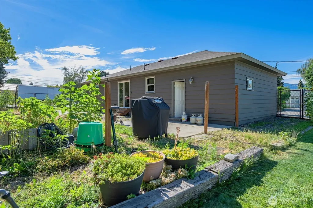 1385 Tedford Street SE East Wenatchee WA 98802
