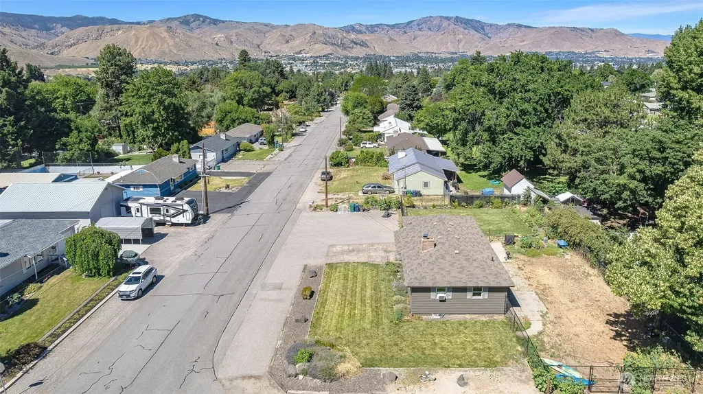 1385 Tedford Street SE East Wenatchee WA 98802