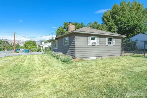 1385 Tedford Street SE East Wenatchee WA 98802