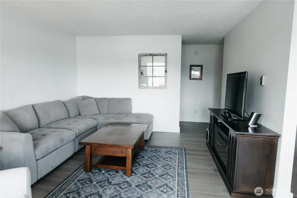924 Shorewood Drive Bremerton WA 98312