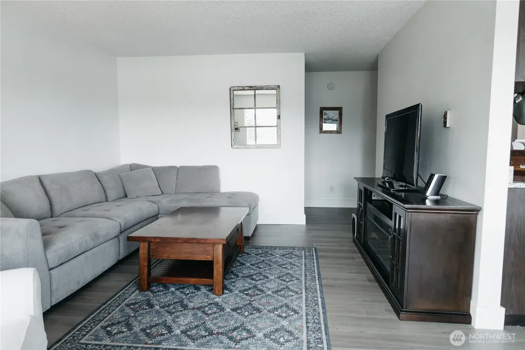 924 Shorewood Drive Bremerton WA 98312