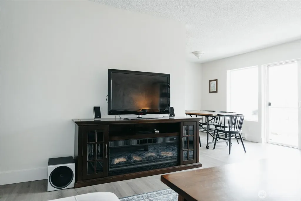 924 Shorewood Drive Bremerton WA 98312