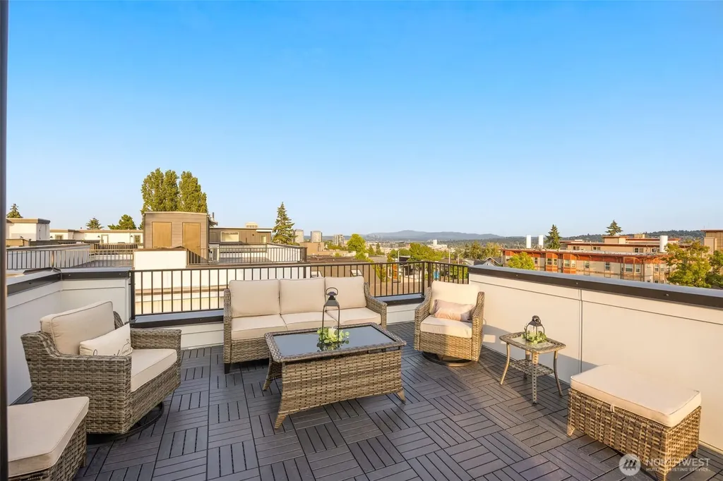 4514 Corliss Avenue N Seattle WA 98103