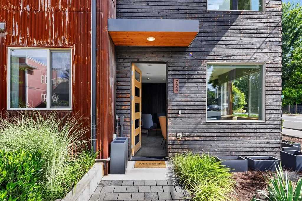 724 S Willow Street Seattle WA 98108