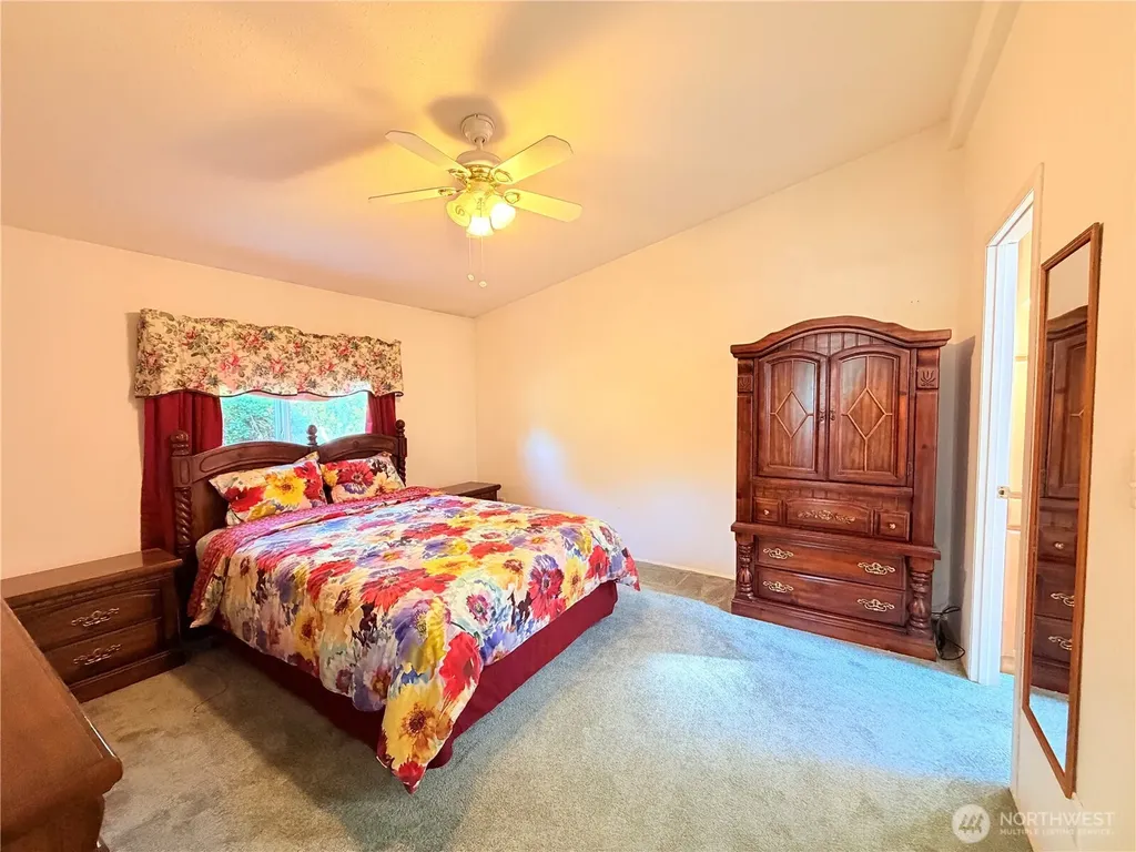 418 N 16th Street Elma WA 98541