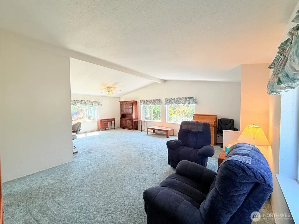 418 N 16th Street Elma WA 98541