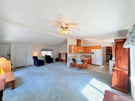 418 N 16th Street Elma WA 98541