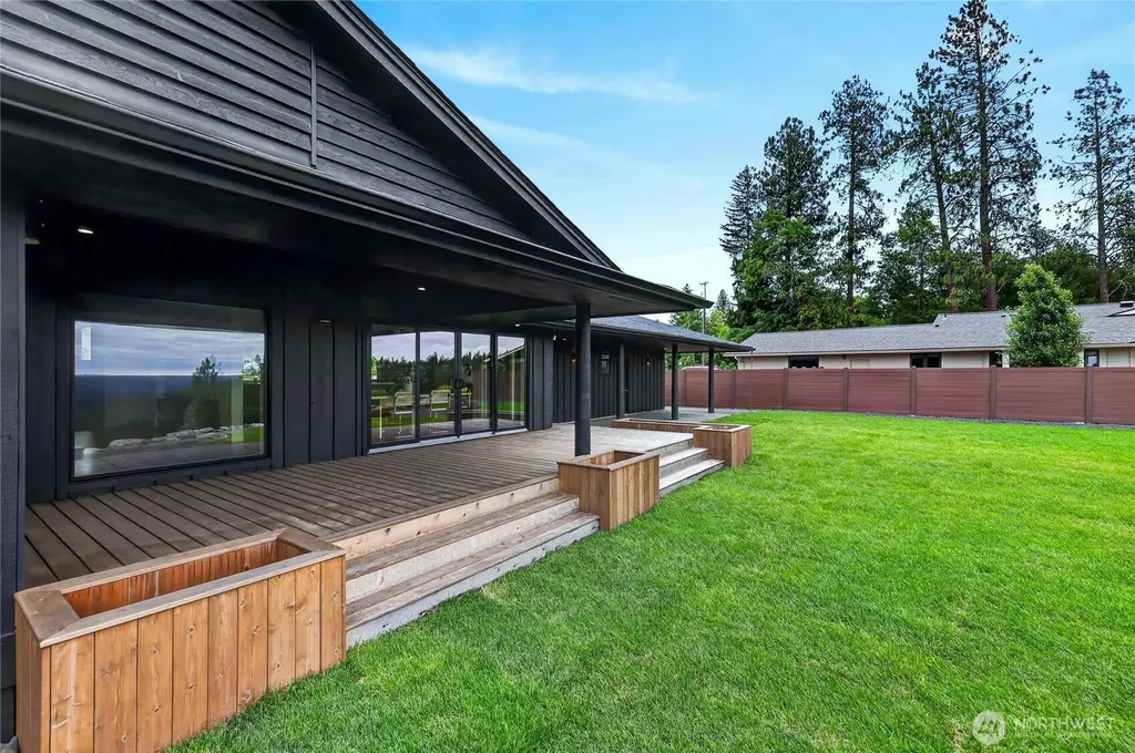 226 High Drive Spokane WA 99203