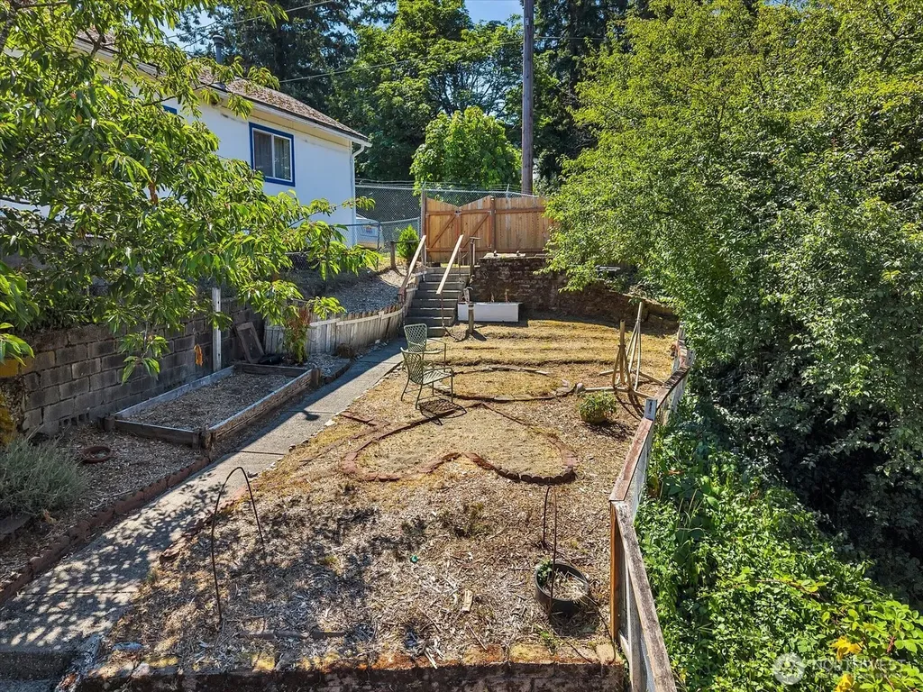 1719 Gregory Way Bremerton WA 98337