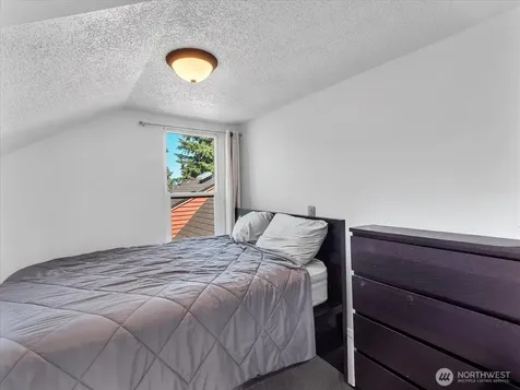 1719 Gregory Way Bremerton WA 98337