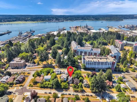 1719 Gregory Way Bremerton WA 98337
