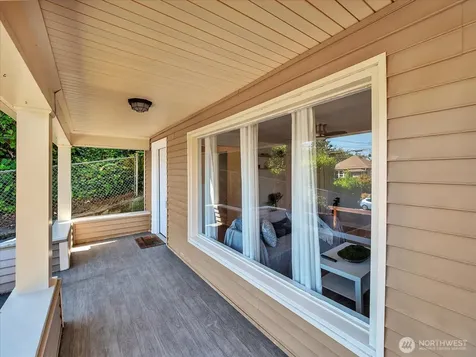 1719 Gregory Way Bremerton WA 98337
