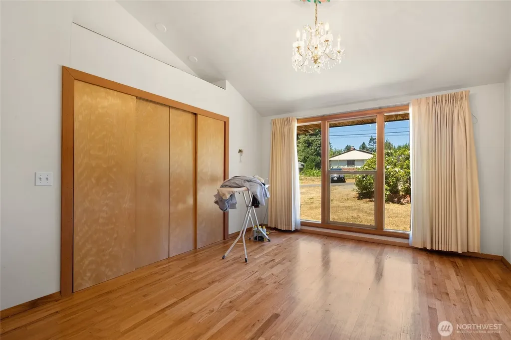 351 NE 163rd Shoreline WA 98155