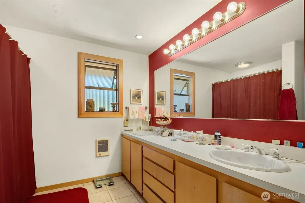 351 NE 163rd Shoreline WA 98155