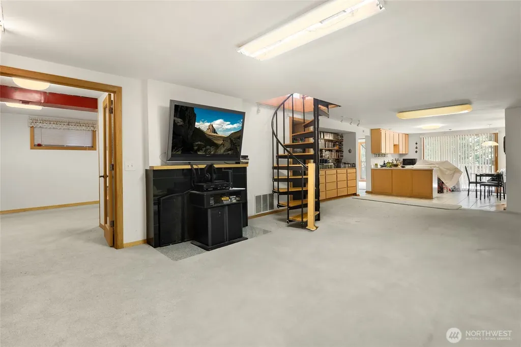351 NE 163rd Shoreline WA 98155
