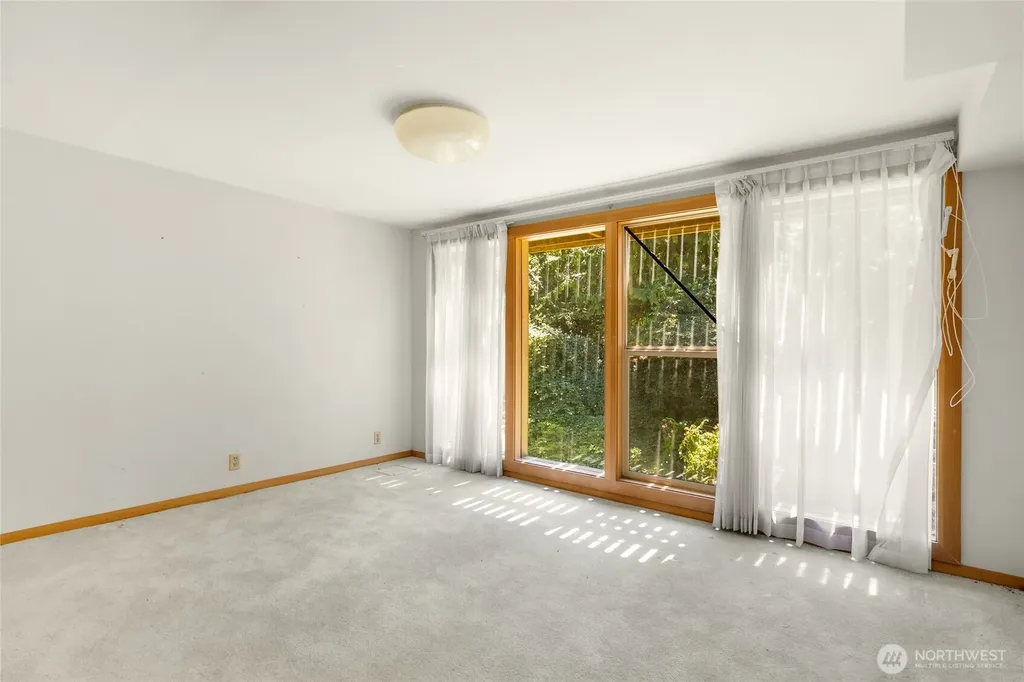 351 NE 163rd Shoreline WA 98155