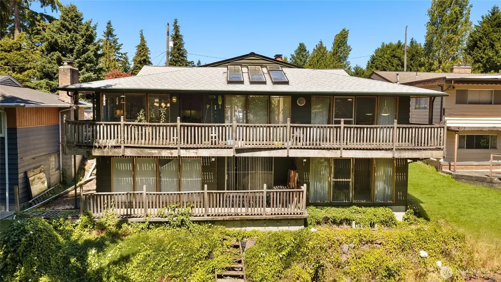 351 NE 163rd Shoreline WA 98155