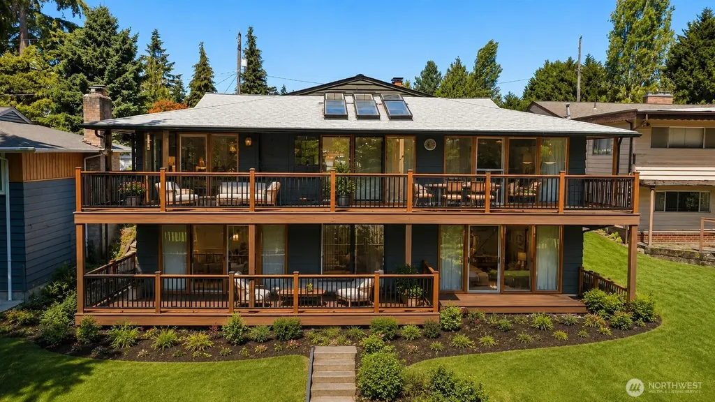 351 NE 163rd Shoreline WA 98155