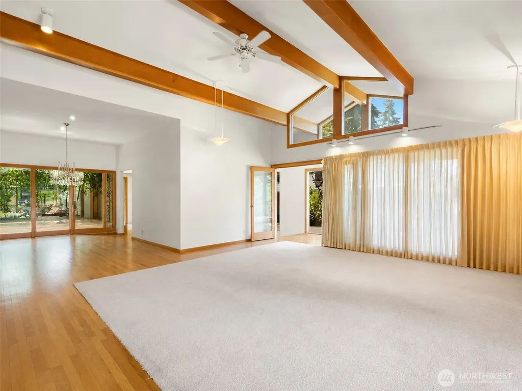 351 NE 163rd Shoreline WA 98155