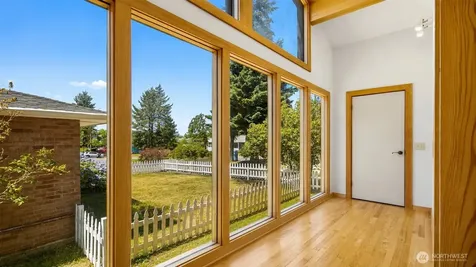 351 NE 163rd Shoreline WA 98155
