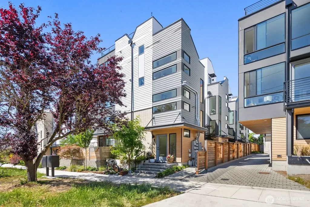 916 NW 56th Street Seattle WA 98107