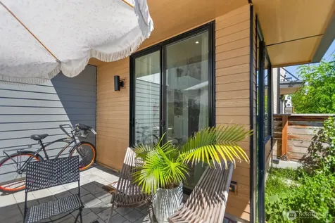 916 NW 56th Street Seattle WA 98107