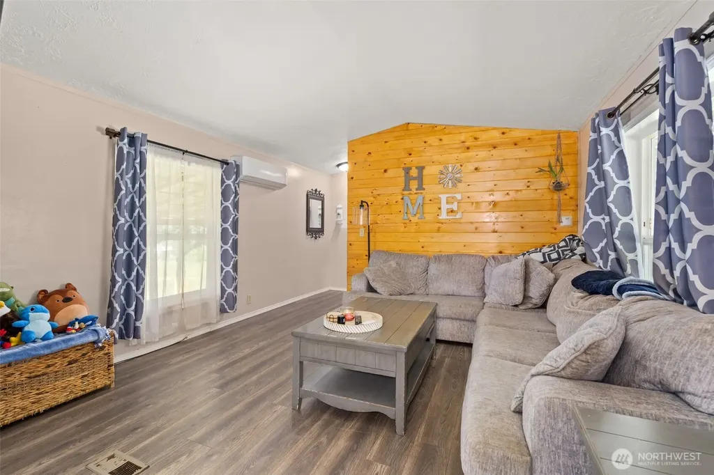 104 Burnt Ridge Road Onalaska WA 98570