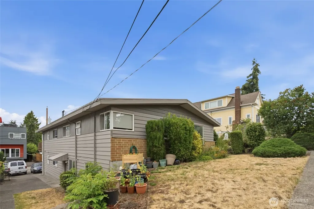 3637 Woodlawn Avenue N Seattle WA 98103