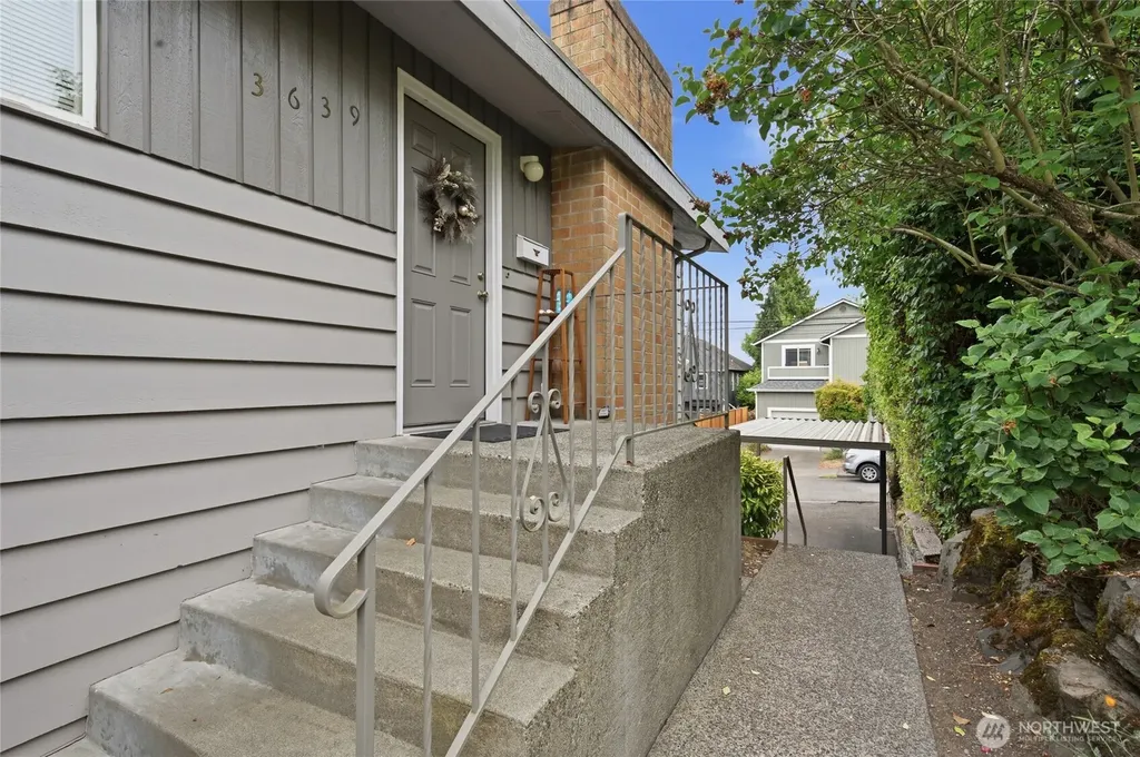 3637 Woodlawn Avenue N Seattle WA 98103