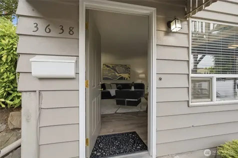 3637 Woodlawn Avenue N Seattle WA 98103