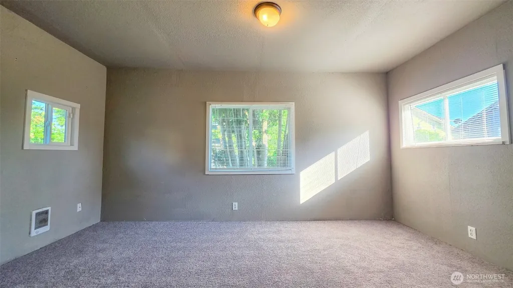 513 W 2nd Street Aberdeen WA 98520