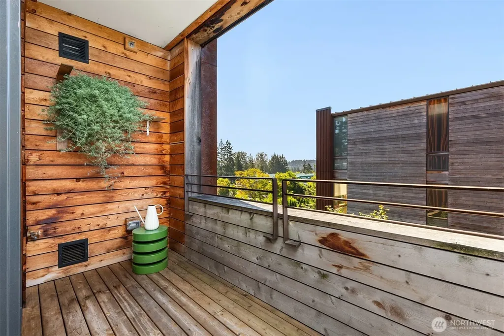 211 Wyatt Way NW Bainbridge Island WA 98110