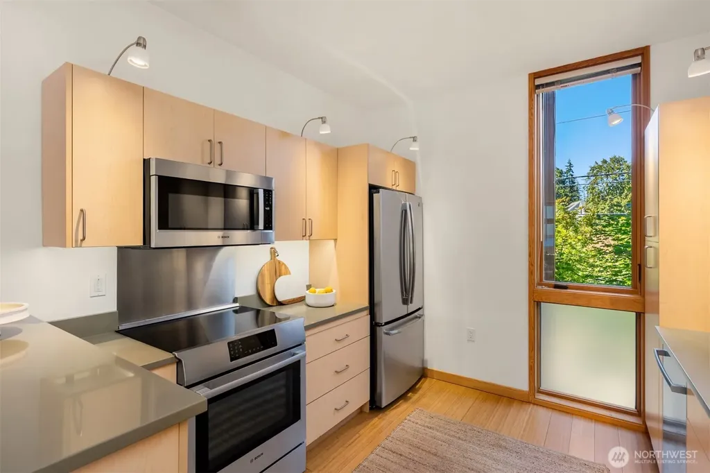 211 Wyatt Way NW Bainbridge Island WA 98110