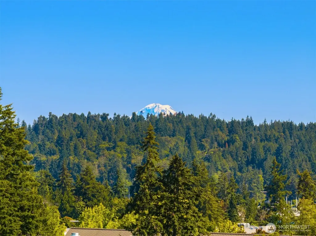 211 Wyatt Way NW Bainbridge Island WA 98110