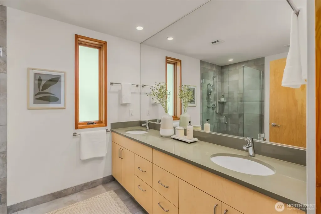 211 Wyatt Way NW Bainbridge Island WA 98110