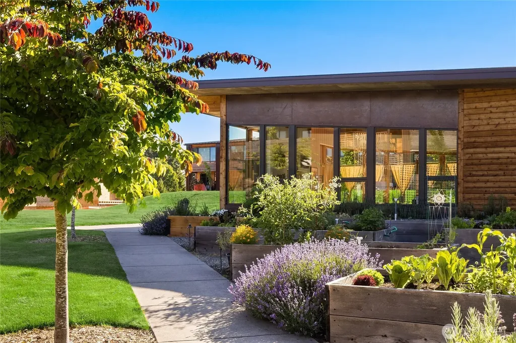 211 Wyatt Way NW Bainbridge Island WA 98110