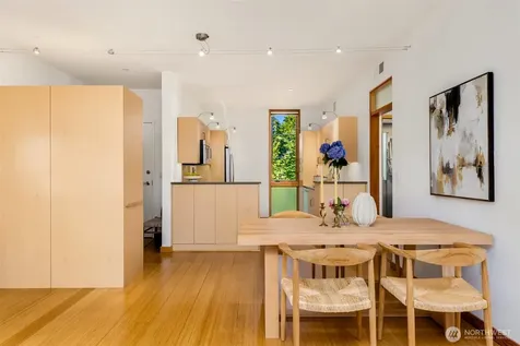 211 Wyatt Way NW Bainbridge Island WA 98110
