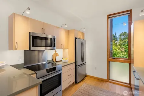 211 Wyatt Way NW Bainbridge Island WA 98110