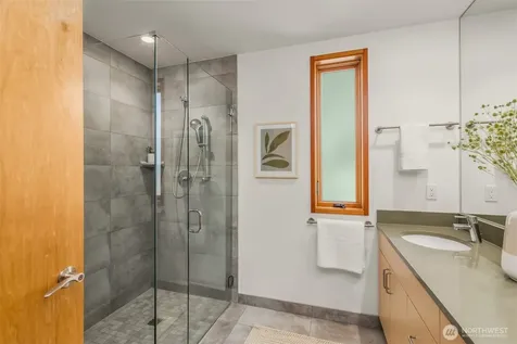 211 Wyatt Way NW Bainbridge Island WA 98110