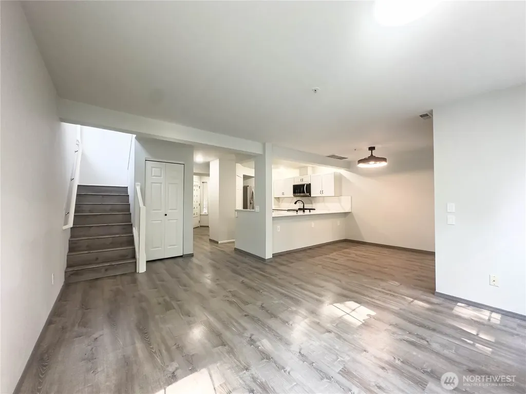 1966 S 368th Place Federal Way WA 98003