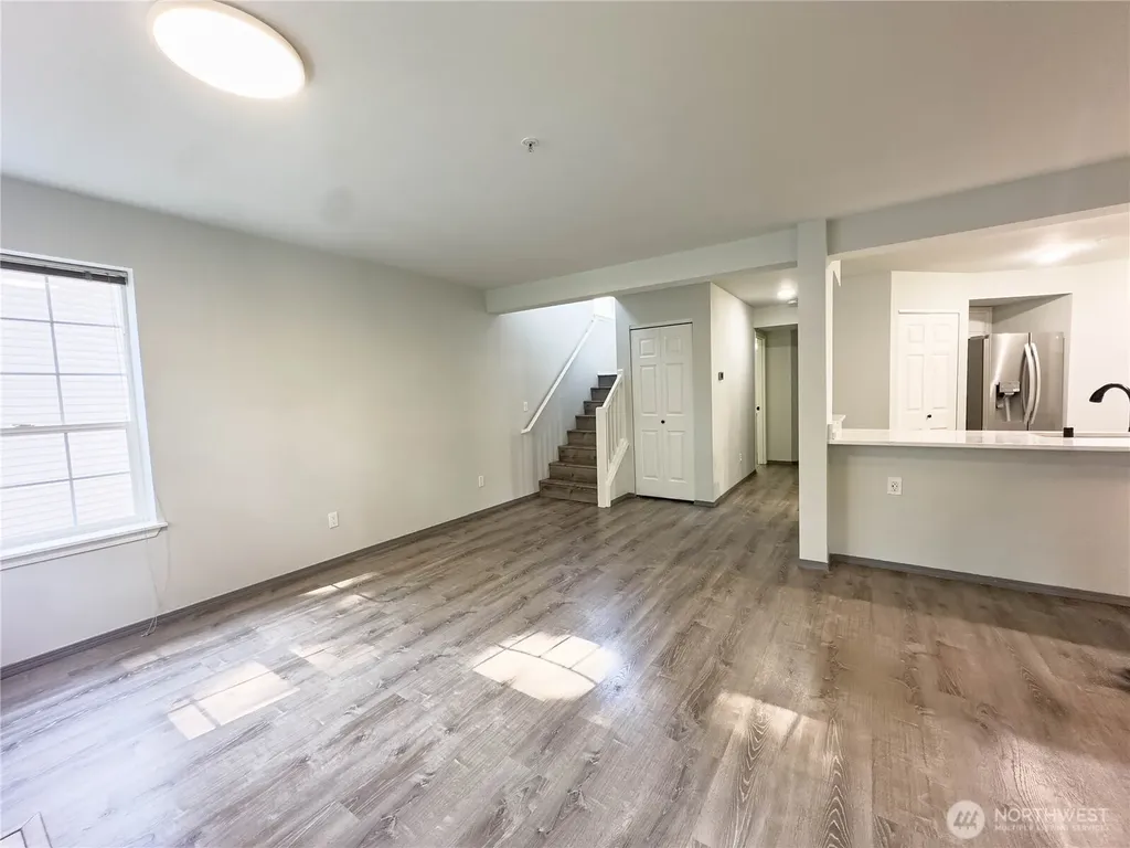 1966 S 368th Place Federal Way WA 98003
