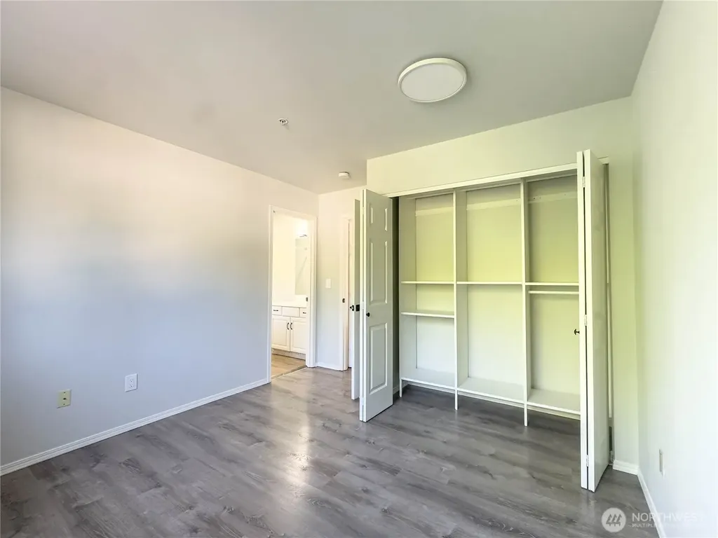 1966 S 368th Place Federal Way WA 98003