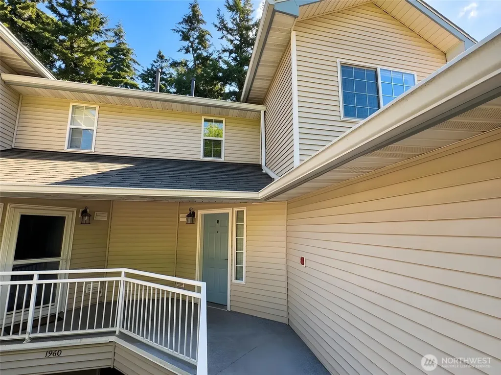 1966 S 368th Place Federal Way WA 98003