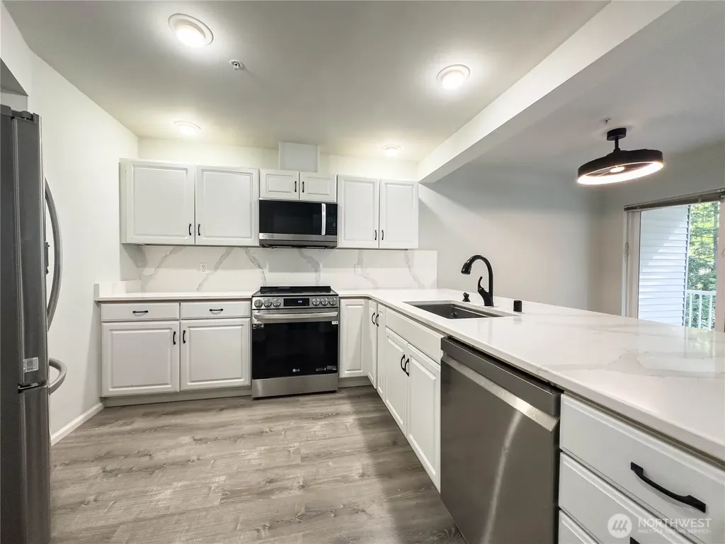 1966 S 368th Place Federal Way WA 98003