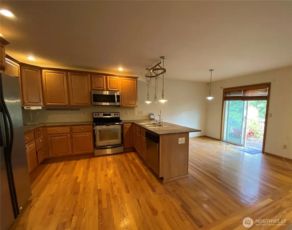 31672 Military Road S Auburn WA 98001