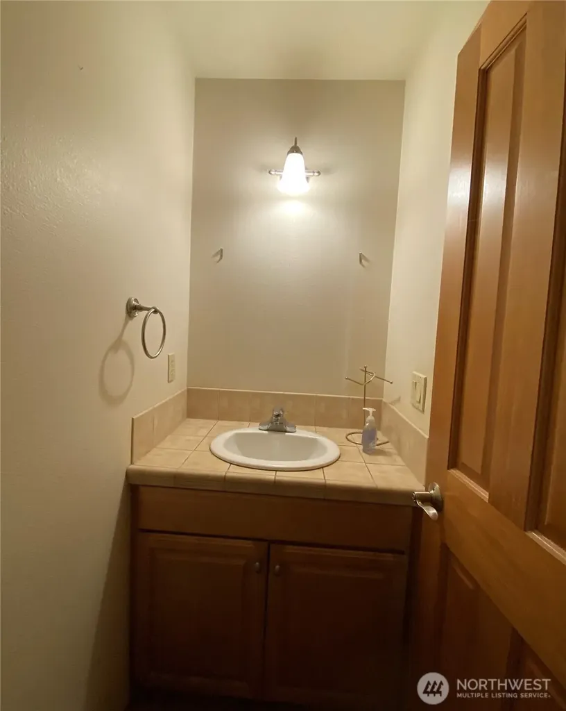 31672 Military Road S Auburn WA 98001