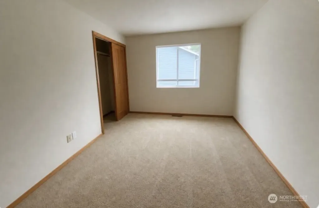 31672 Military Road S Auburn WA 98001
