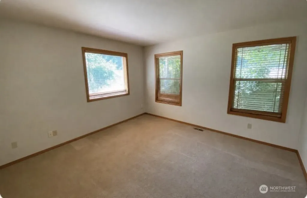 31672 Military Road S Auburn WA 98001