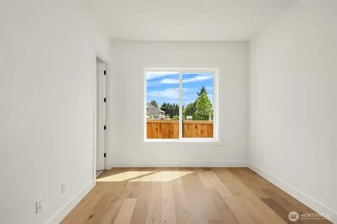 465 Orcas Ave NE Renton WA 98059